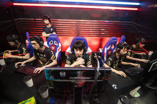 特别是在节 特别是在节