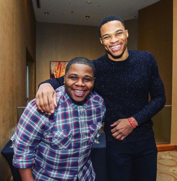 而他在全明 而他在全明